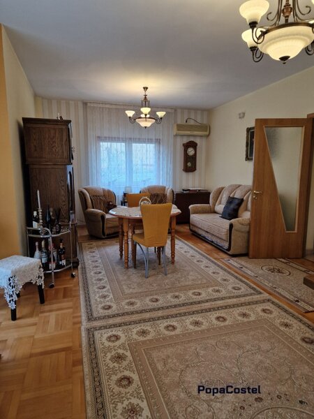 Pipera - Jolie Ville vila 4 camere S+P+M constructie 2005 teren 628 mp