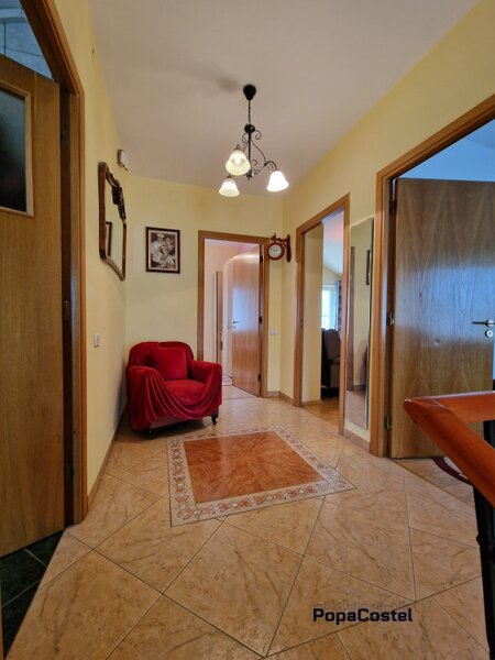 Pipera - Jolie Ville vila 4 camere S+P+M constructie 2005 teren 628 mp